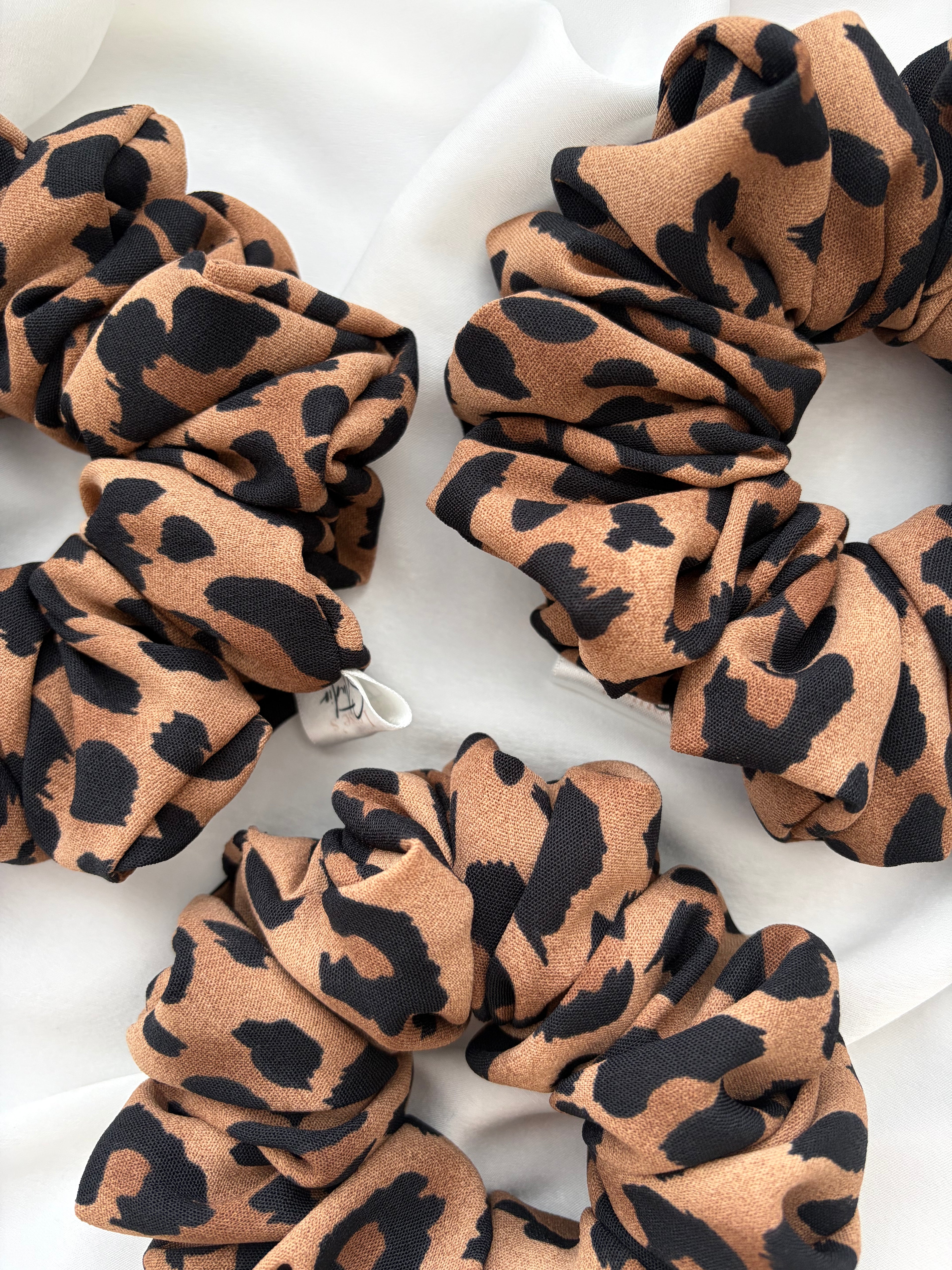 Kat Scrunchie